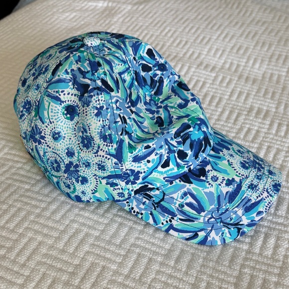 Lilly Pulitzer Run Around Hat - Picture 1 of 5